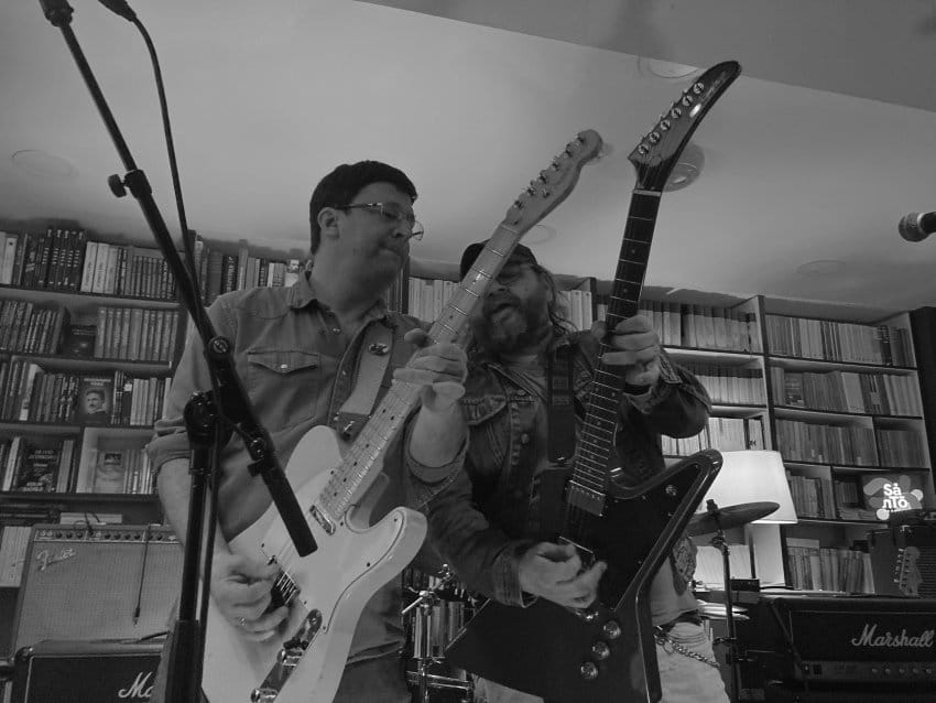 Korozija Bulevar Books Novi Sad koncert, BC i Joja ukrštaju gitare