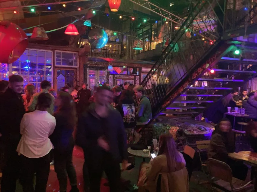 Szimpla Kert Budimpešta trabant dvorište
