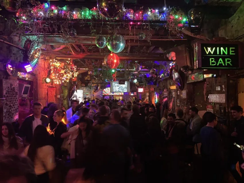 ruin pabovi rok klubovi Budipešta Szimpla Kert gužva izlazak