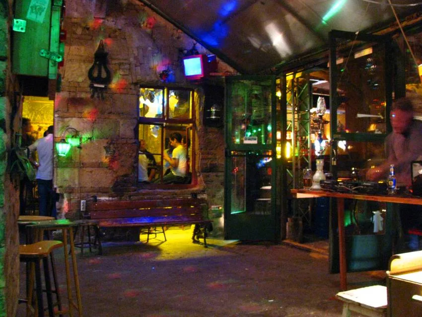 Szimpla Kert Budimpešta DJ noćni izlazak