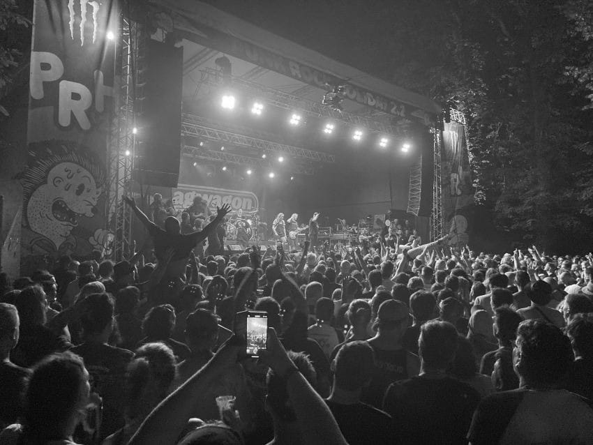 Punk Rock Holiday u Tolminu – publika i koncert u dolini Soče pod Alpima
