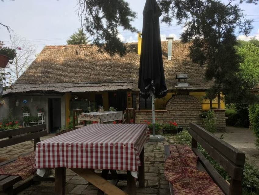Etno restoran Šumski Raj Fruška gora Velika Remeta