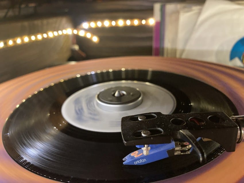 vinyl night u Graffitima na novosadskoj Podbari