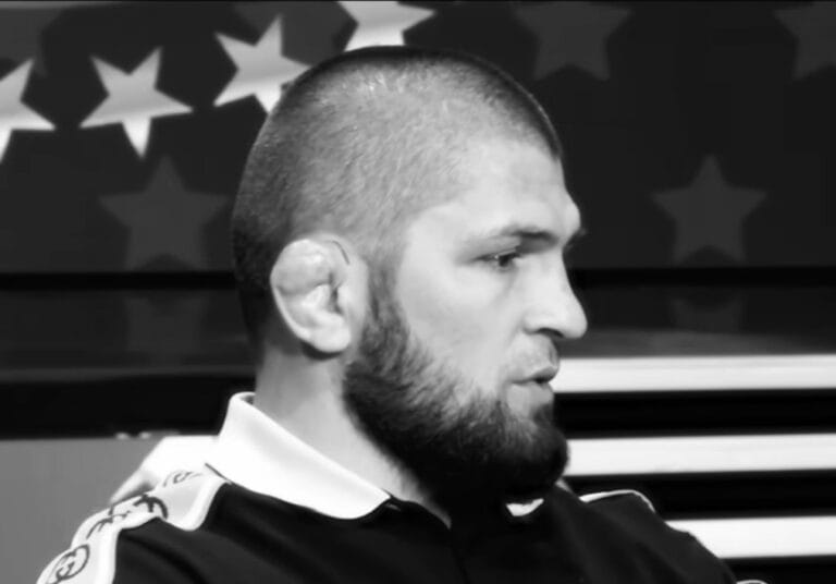 MMA borac Khabib Nurmagomedov sa karakterističnim “rvačkim uvom”, deformitetom povezanim sa borilačkim sportovima i MMA scenom