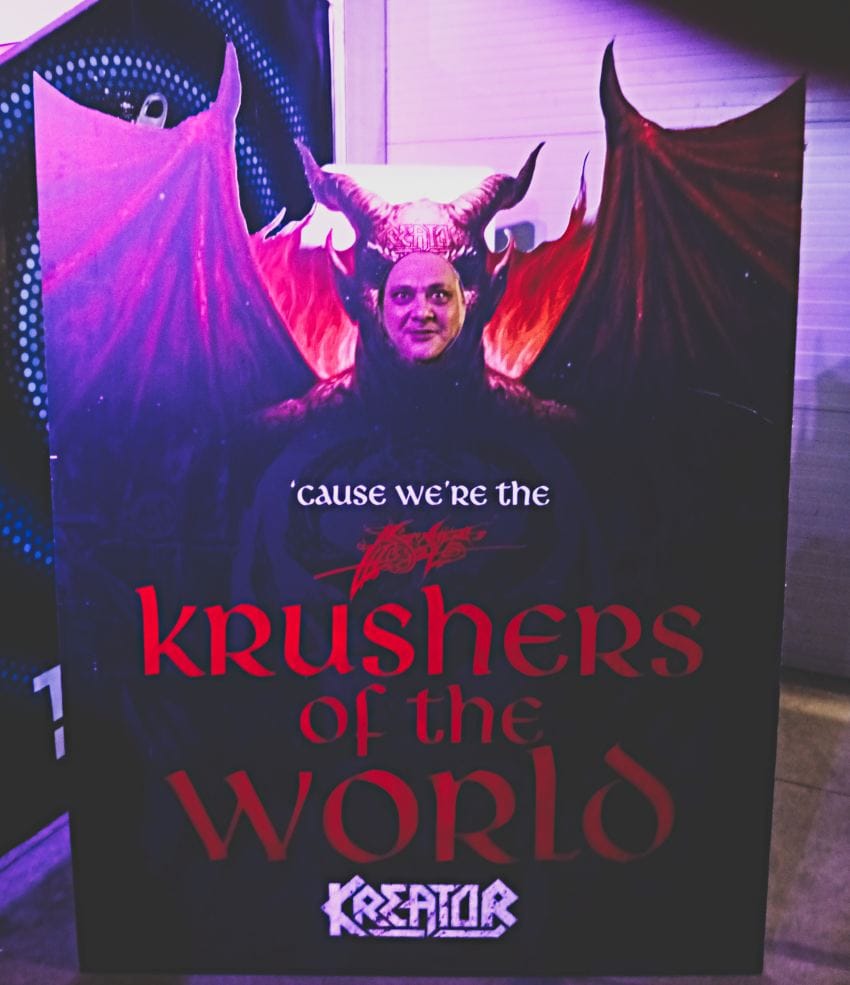 Plakat za koncert Krushers of the world u klubu Barba Negra u Budimpešti