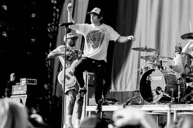 Turnstile nastupa uživo na Rock am Ring festivalu u Nemačkoj tokom 2023. godine