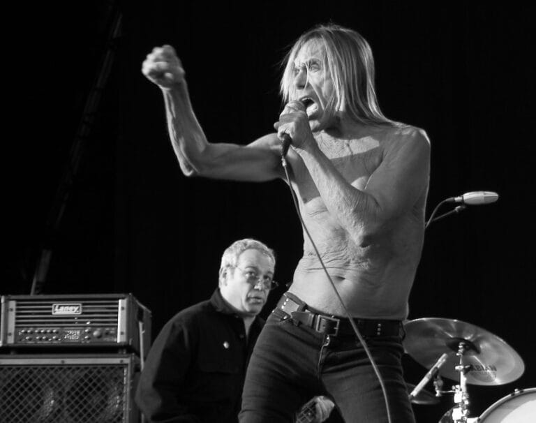Iggy Pop nastupa sa bendom The Stooges na festivalu Hop Farm 2011. godine
