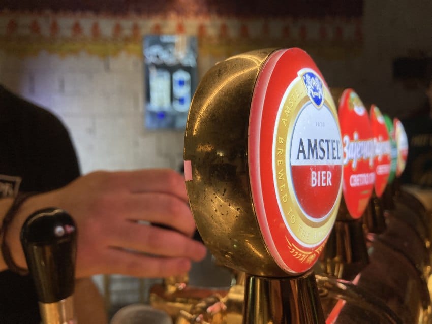Pivo na točilicama u beogradkom Dorćol Platzu
