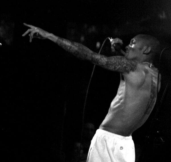 Tricky tokom nastupa uživo, pionir trip hopa i nekadašnji član Massive Attacka
