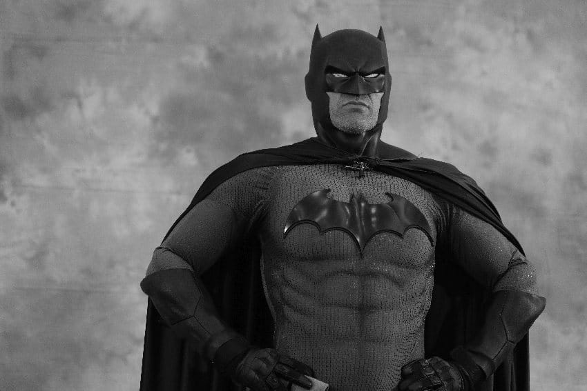Batman kostim na Comic-Conu – ilustracija priče o meksičkom Batmanu koji vezuje lopove za bandere