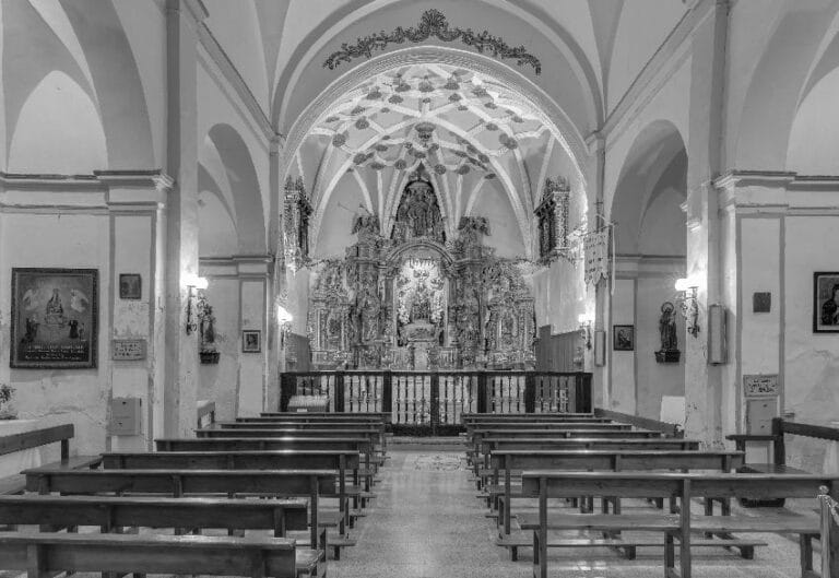 Santuario de Misericordia u Borhi, crkva u kojoj se nalazi čuvena restaurirana freska Ecce Homo