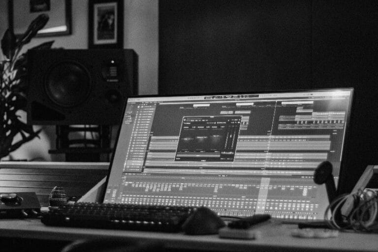 Studio za muzičku produkciju sa računarom i softverom za obradu zvuka