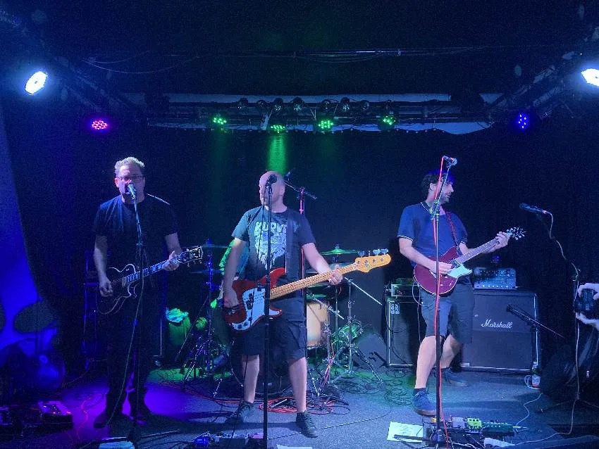 Novosadski bend Shoplifters na bini u Ck 13