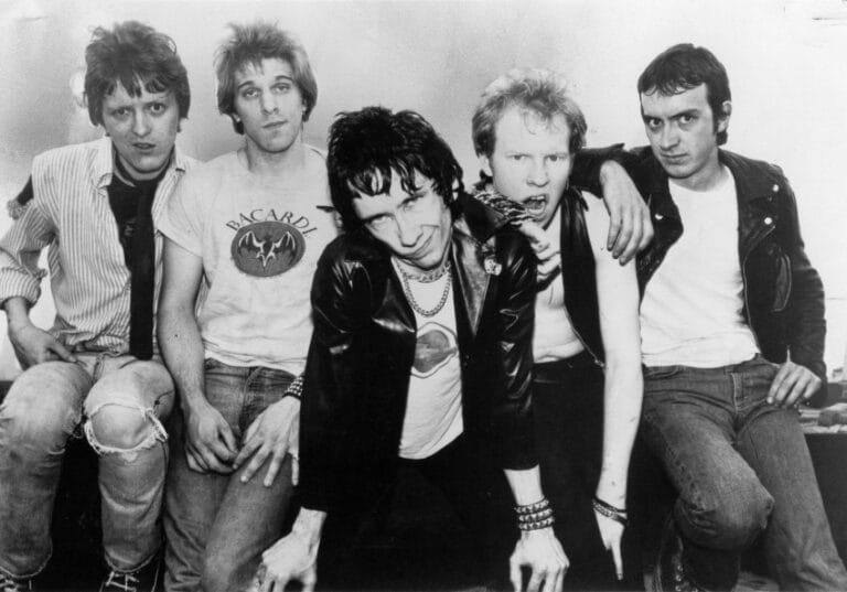 Cheetah Chrome sa bendom Dead Boys na promo fotografiji iz 1977. godine