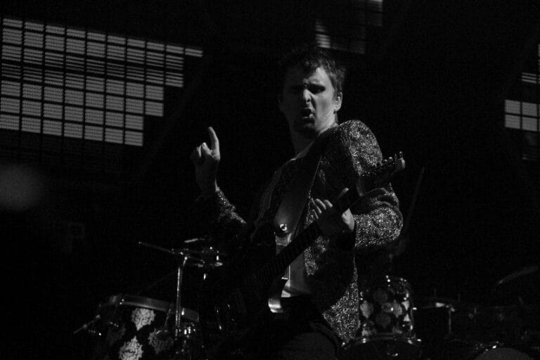 Matt Bellamy iz benda Muse na koncertu